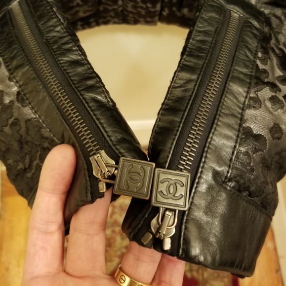 SOLD!!! Chanel Lamb leather &viscose CC logo  Jacket - Picture 10 of 15